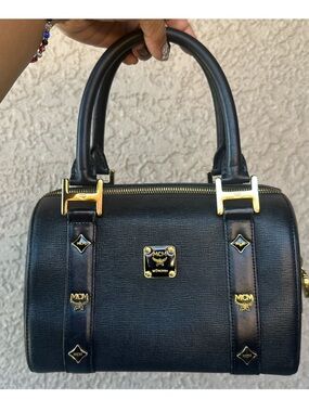 {VGUC} MCM cute leather hand bag